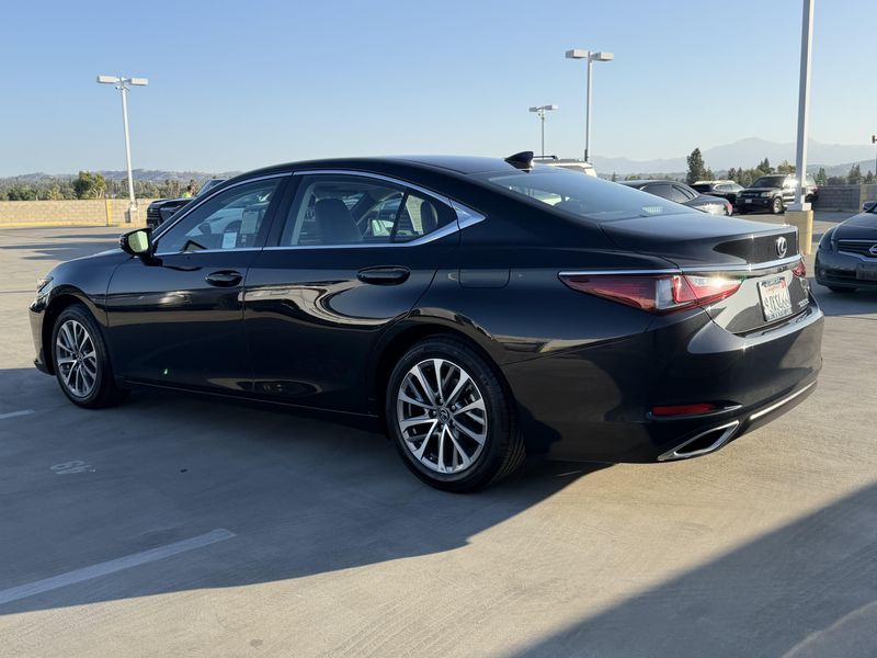 Used 2024 Lexus ES 350Image 7