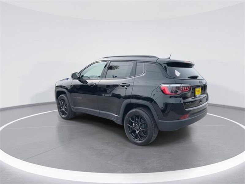 New 2026 Jeep Compass Latitude Altitude 4x4Image 6