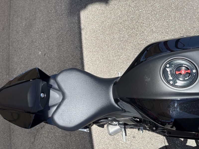 Used 2024 Yamaha YZF-R7 Image 15