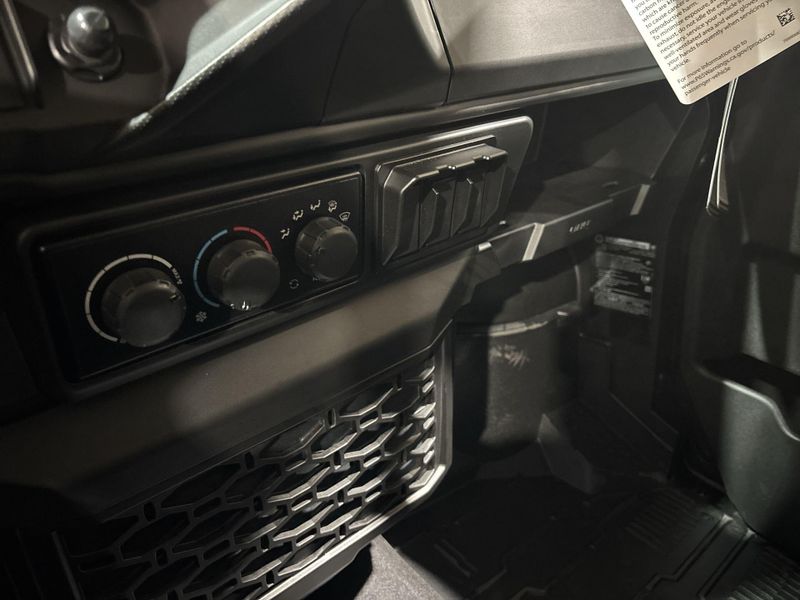 New 2027 Can-Am DEFENDER MAX LIMITED CAB HD11 Image 35