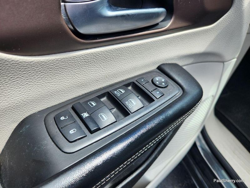 Used 2023 Chrysler Voyager LX