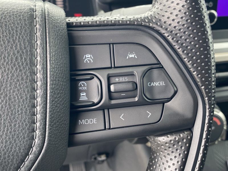 2025 Toyota Tacoma SR5Image 27