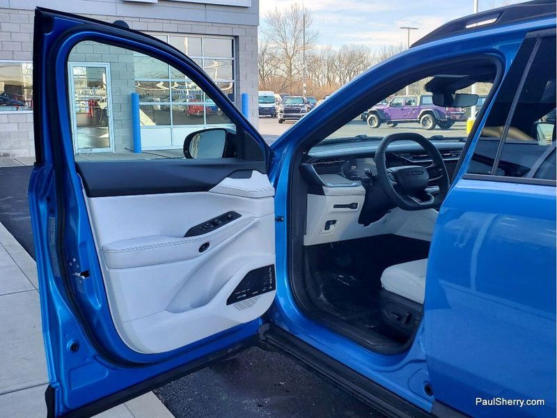 New 2026 Jeep Cherokee Limited 4x4