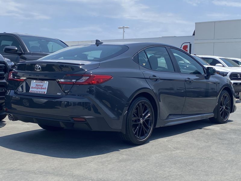 New 2025 Toyota Camry SEImage 3