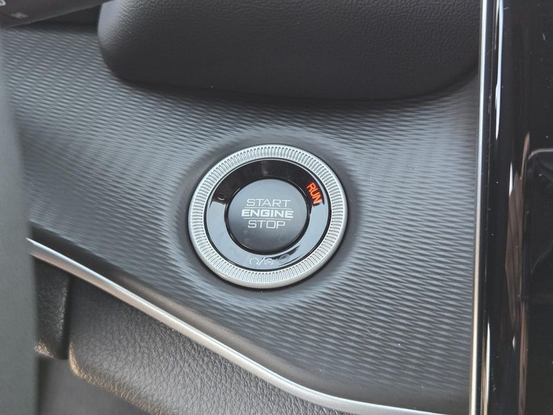 New 2026 Jeep Grand Cherokee L Laredo X 4x2