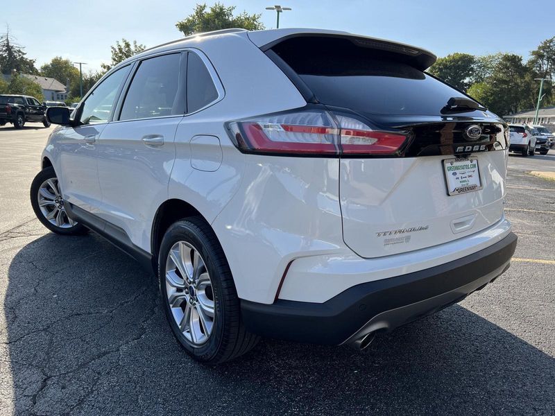 2022 Ford Edge Titanium photo 7