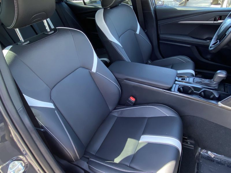 Used 2025 Toyota Camry SEImage 11