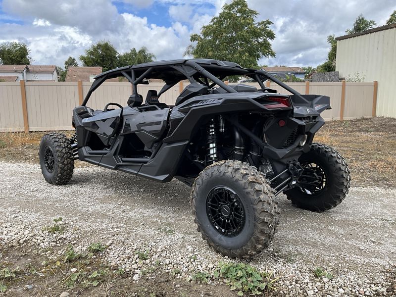 New 2026 Can-Am MAVERICK MAX X3 XRS TURBO RR Image 7