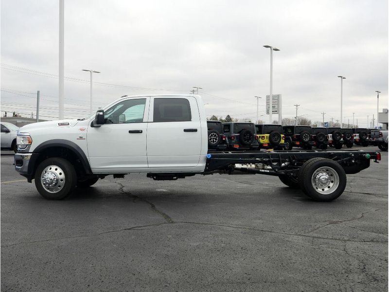 2024 RAM 5500 Tradesman Chassis Crew Cab 4x4 84