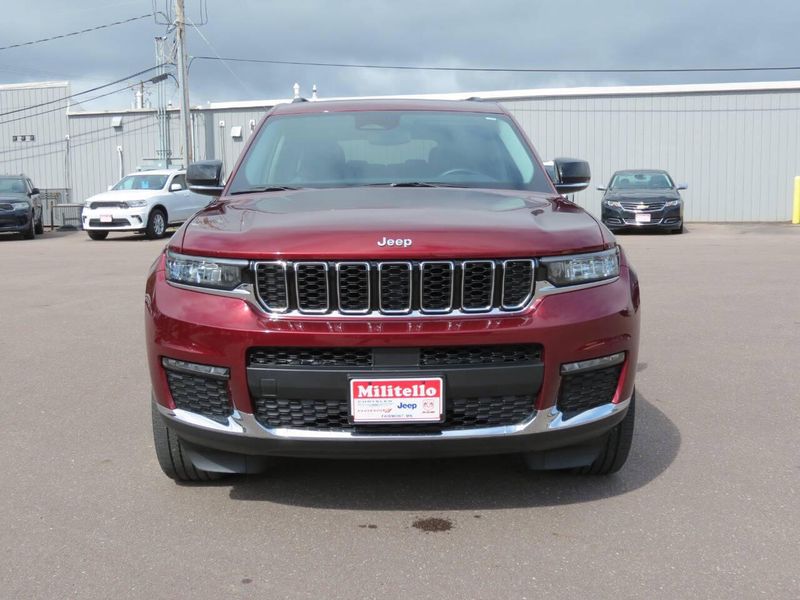 2022 Jeep Grand Cherokee L Limited 4x4 4dr SUVImage 7