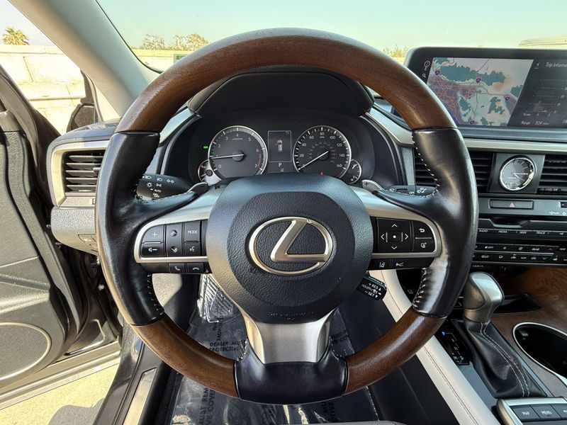 2022 Lexus RX 350LImage 24