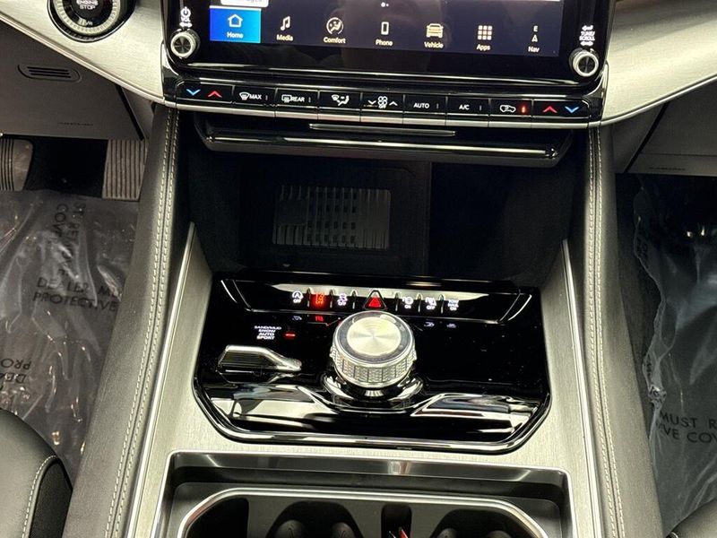 2026 Jeep Grand Wagoneer 4x4Image 10