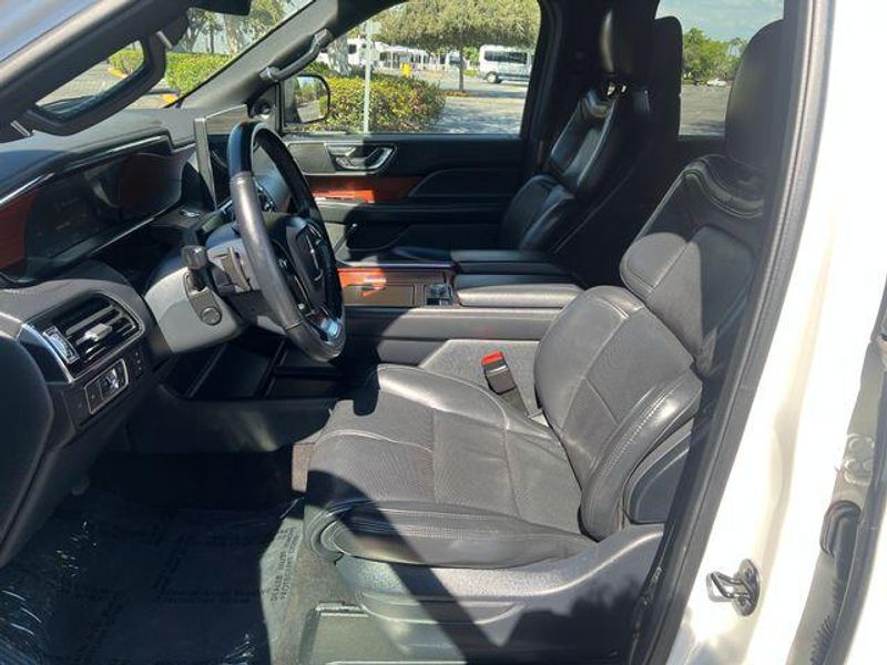 Used 2022 Lincoln Navigator ReserveImage 9