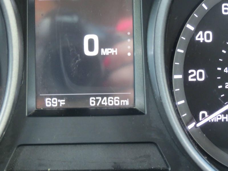 Used 2017 Hyundai Santa Fe Sport 2.4L AWD 4dr SUVImage 16