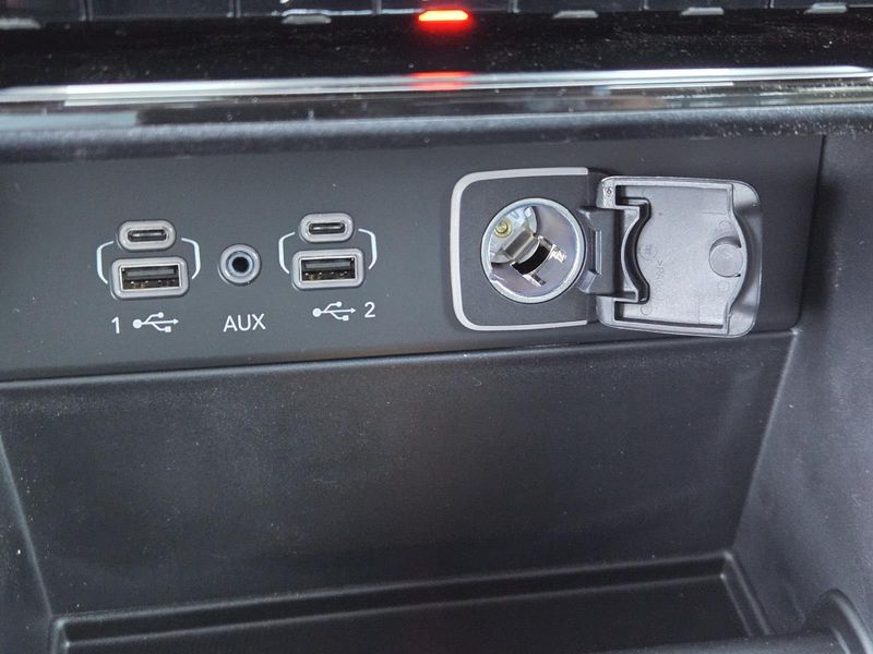 New 2026 Jeep Grand Cherokee L Laredo 4x2