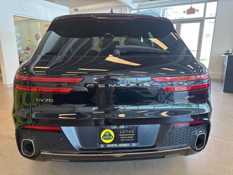 2023 Genesis GV70 2.5T