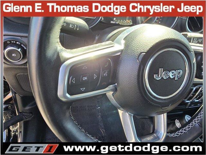 2021 Jeep Wrangler Unlimited Sahara photo 18