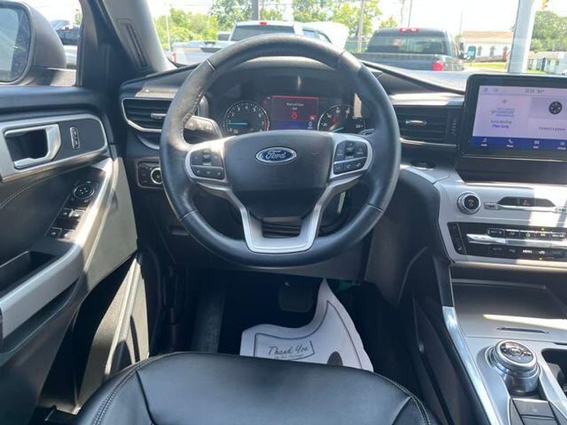 Used 2024 Ford Explorer XLT