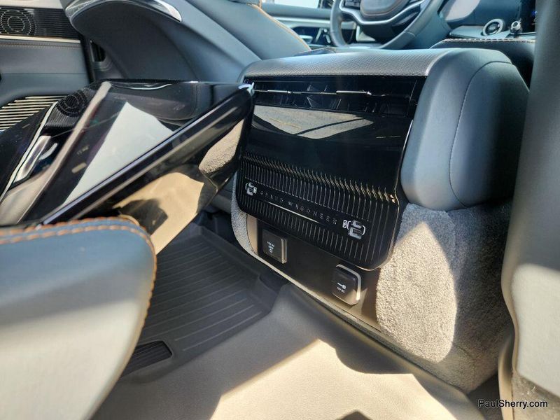 2023 Jeep Grand Wagoneer L II photo 44