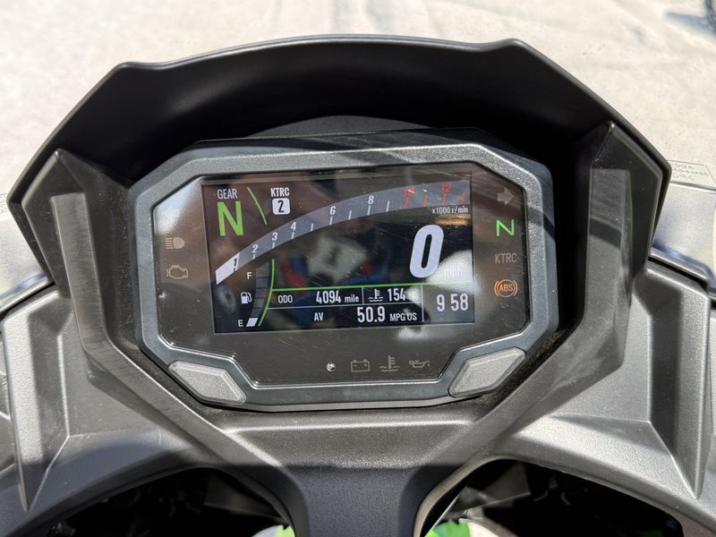 2025 Kawasaki Ninja 650 KRT Edition ABS