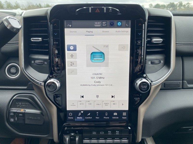 2022 RAM 3500 Laramie Crew Cab 4x4 8