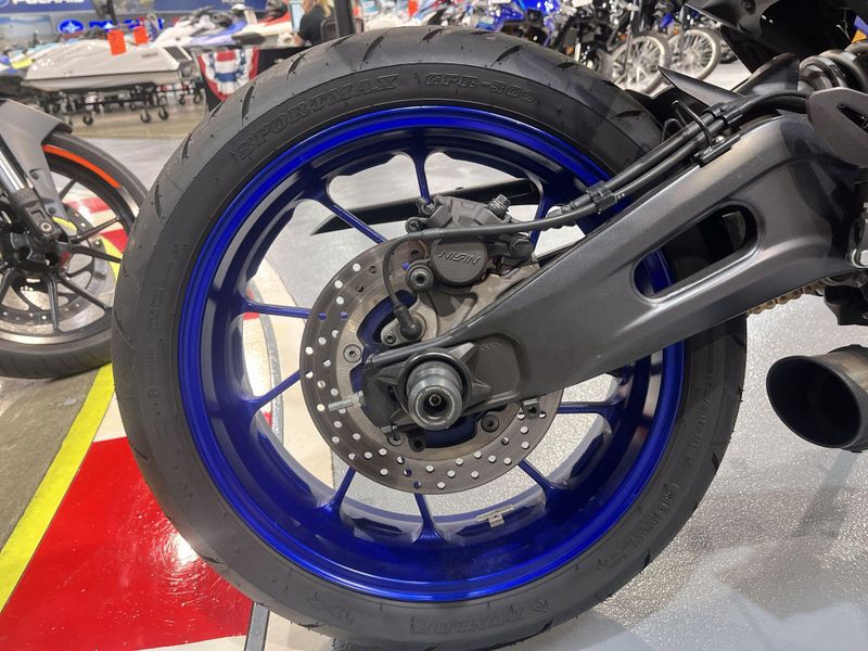 Used 2023 Yamaha YZF-R7 Image 17