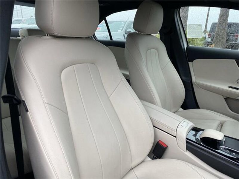2022 Mercedes-Benz A 220 220Image 10