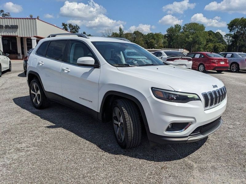 2019 Jeep Cherokee Limited FwdImage 7
