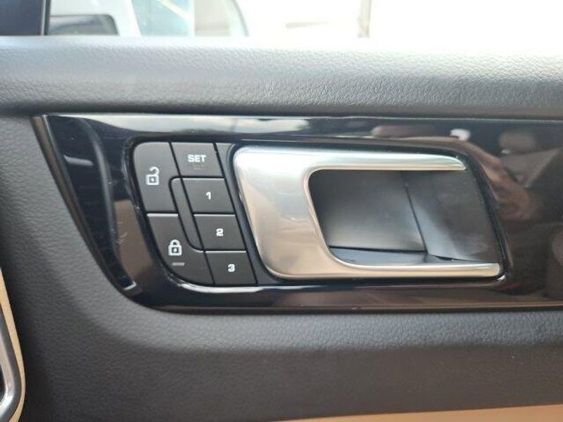 Used 2023 Porsche Cayenne Platinum Edition