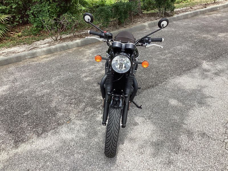 2025 Triumph Bonneville T120