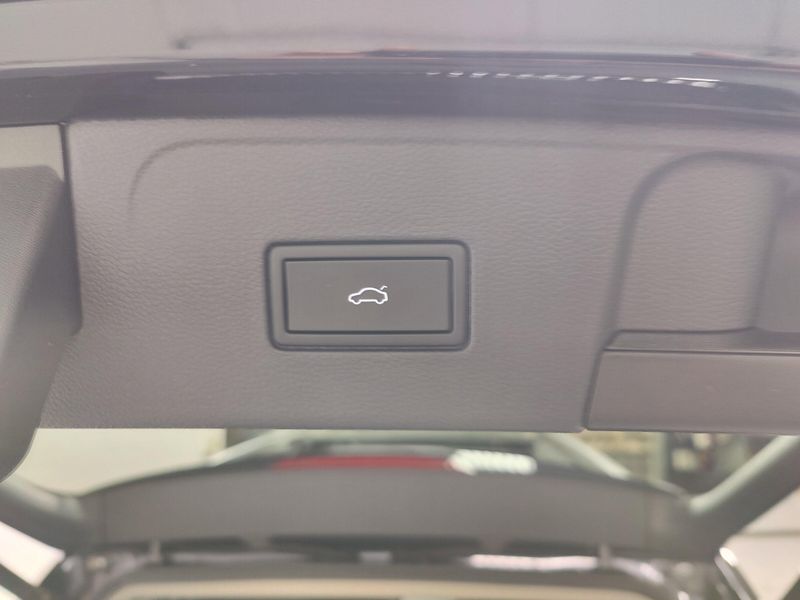 Used 2023 Volkswagen Atlas V6 AWD SEL Premium R-Line w/SunroofImage 16