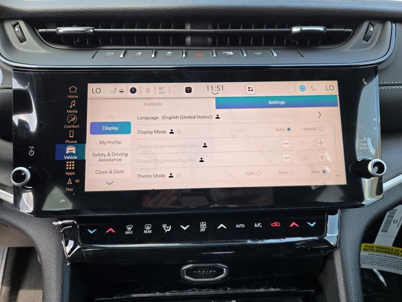 New 2026 Jeep Grand Cherokee Laredo Altitude 4x2