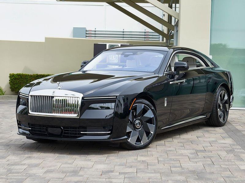 New 2026 Rolls-Royce Spectre Image 1