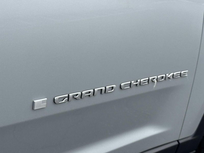 New 2026 Jeep Grand Cherokee L Laredo X 4x2
