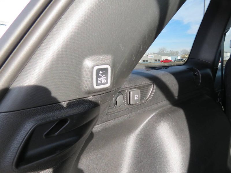 Used 2024 Jeep Grand Cherokee Laredo 4x4 4dr SUVImage 13