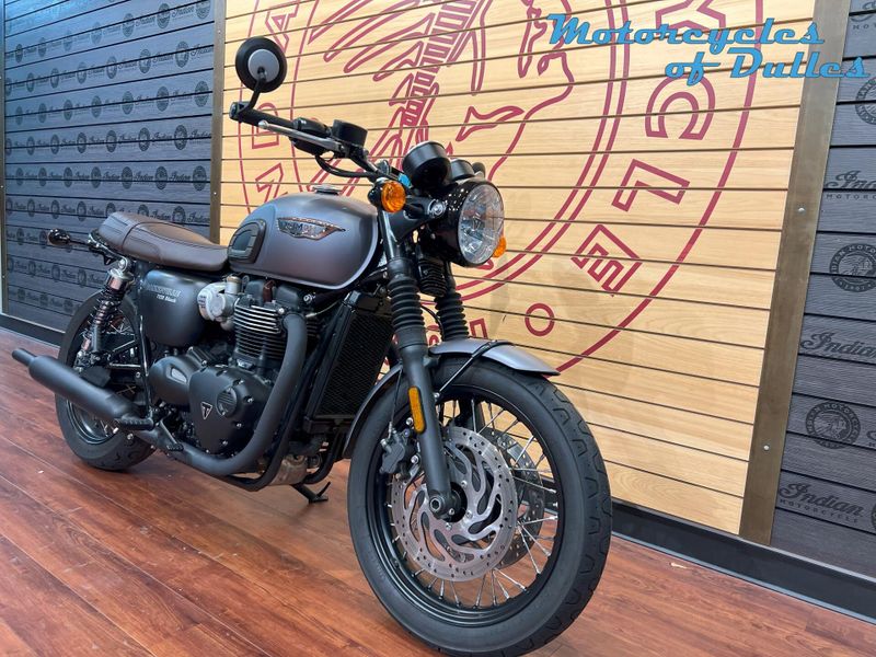 2018 Triumph Bonneville T120 Black Image 2