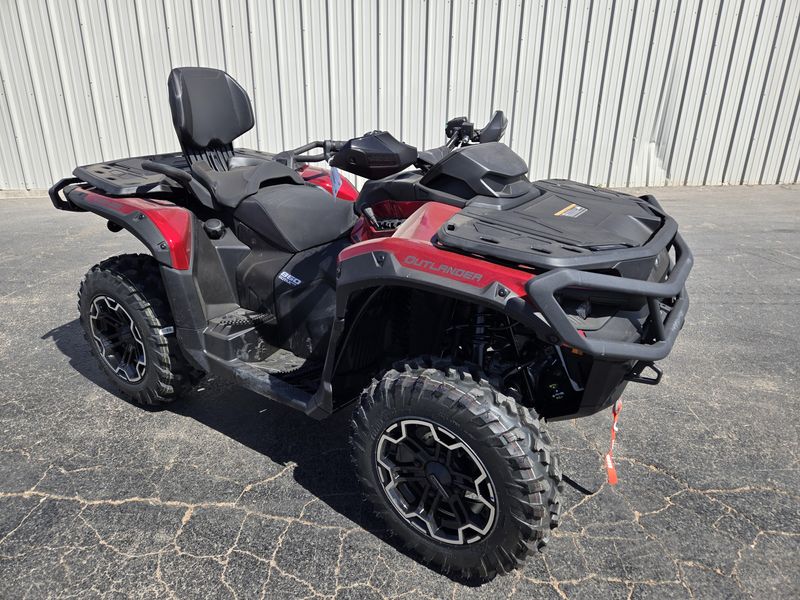 2025 Can-Am OUTLANDER MAX XT 850 FIERY REDImage 2