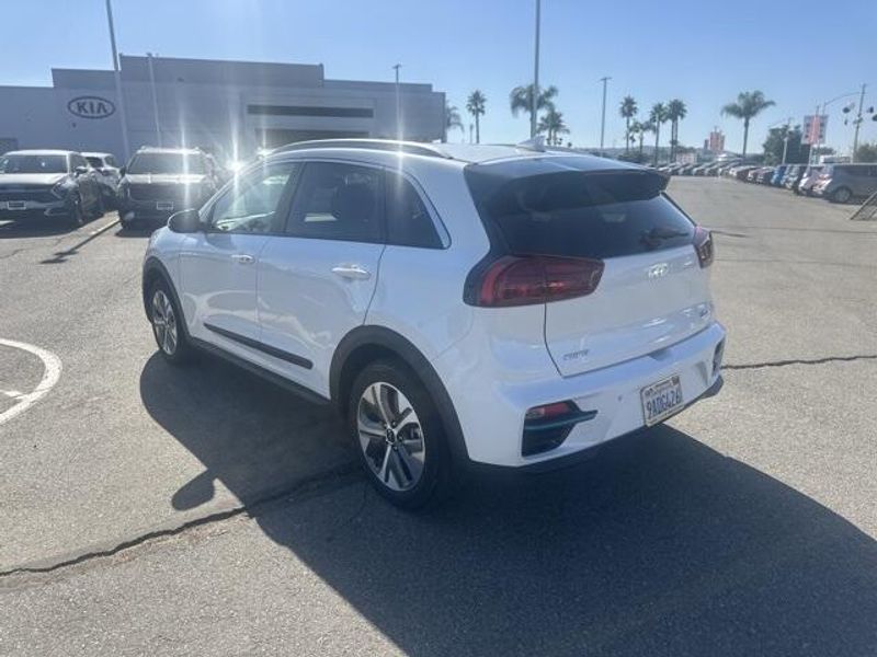 Used 2022 Kia Niro EV EX PremiumImage 4