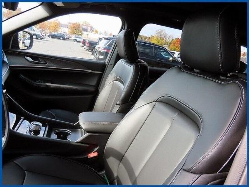 2025 Jeep Grand Cherokee LimitedImage 13