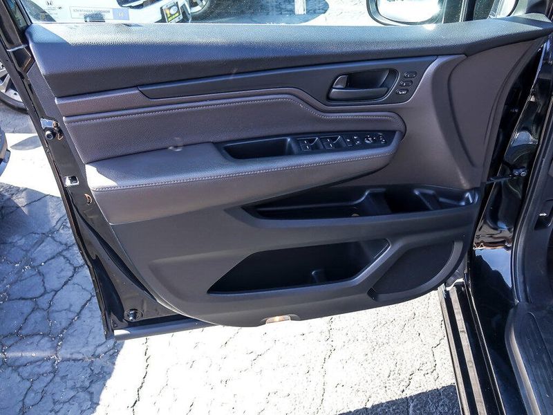 2018 Honda Odyssey Touring photo 23