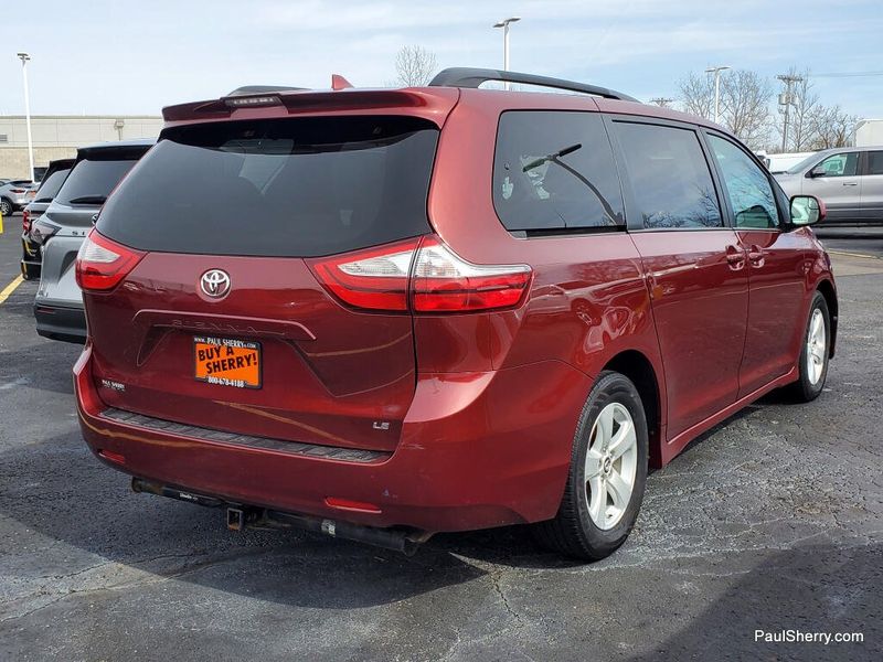 Used 2018 Toyota Sienna LE