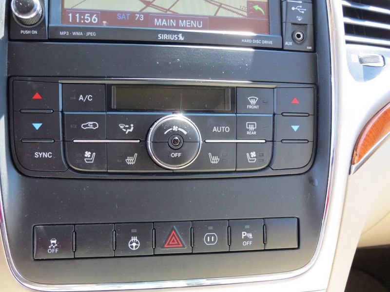 Used 2012 Jeep Grand Cherokee Overland 4x4 4dr SUVImage 17