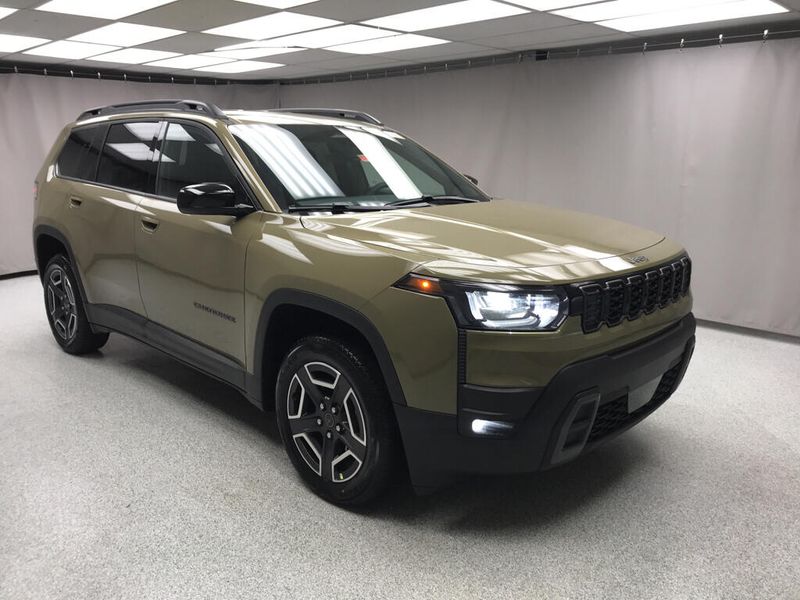 New 2026 Jeep Cherokee Laredo 4x4Image 17
