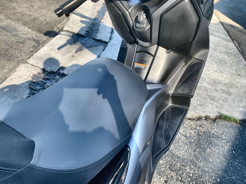 Used 2025 Yamaha Xmax Image 15