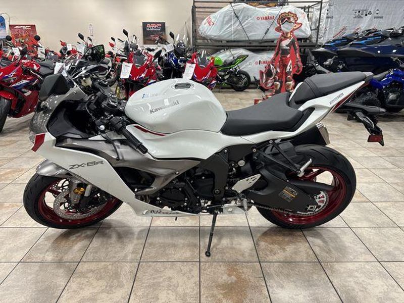 New 2025 Kawasaki NINJA ZX-6R ABS Image 13