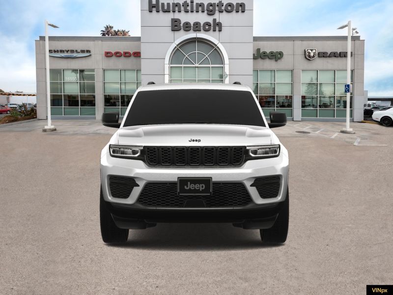2025 Jeep Grand Cherokee Altitude 4x2Image 12