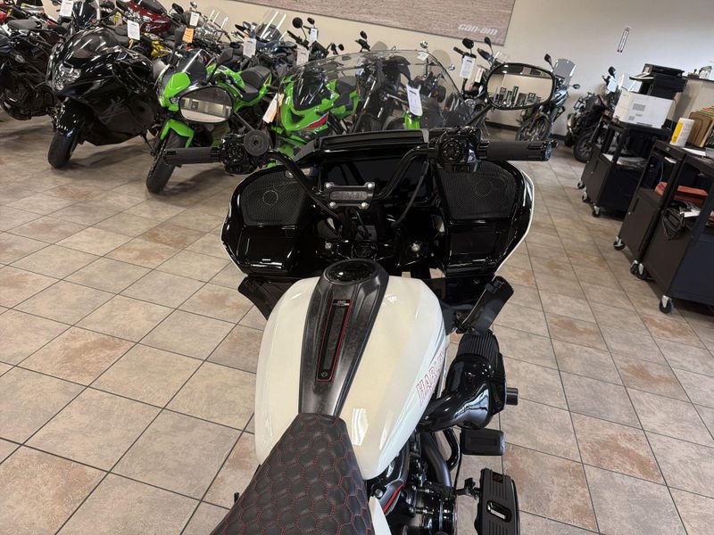 Used 2024 Harley-Davidson ROAD GLIDE CVO ST Image 25