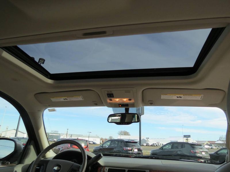 Used 2008 Chevrolet Tahoe LTZ 4x4 4dr SUVImage 11