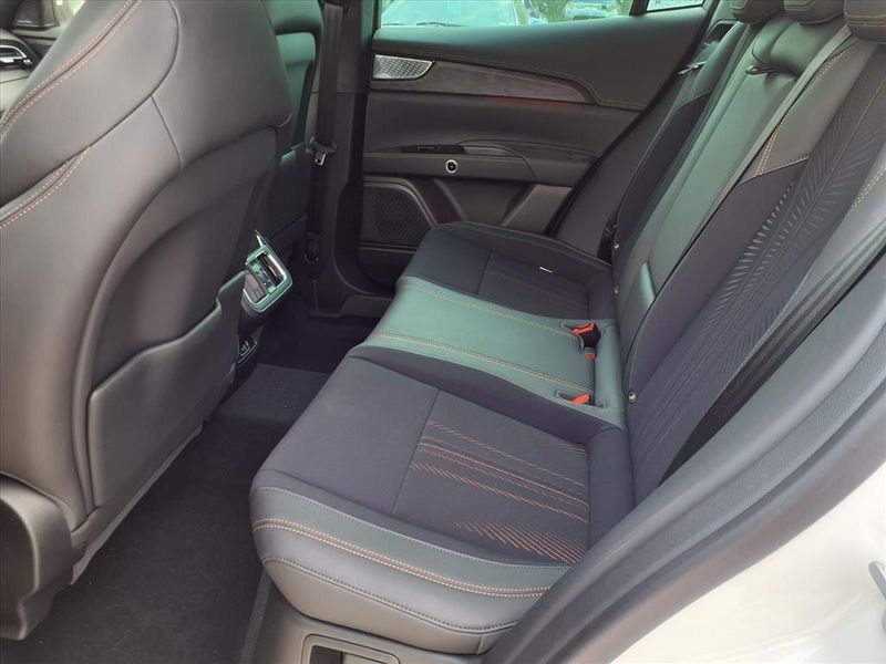 New 2026 Maserati Grecale ModenaImage 23