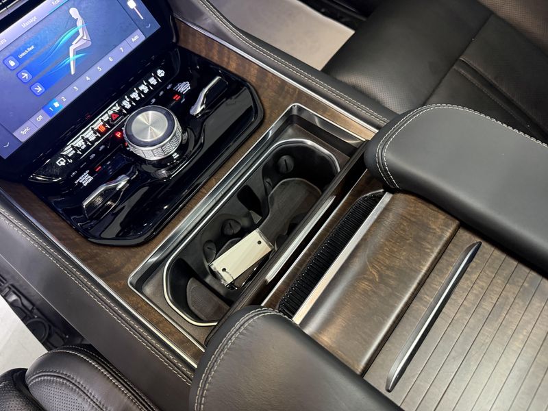 2025 Jeep Grand Wagoneer Image 23